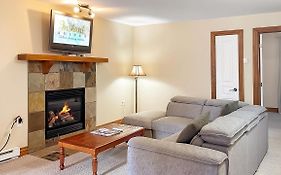 InstantSuites- Mont-Tremblant Cozy Cottage Unit